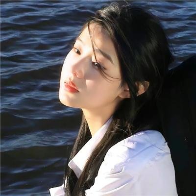 小丑面前
